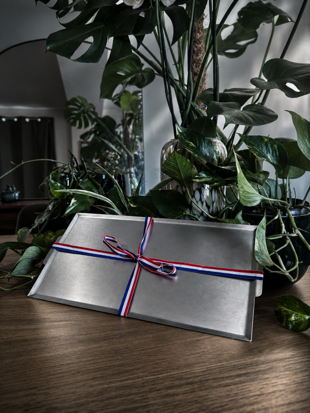 Plateau ORBITA Atelier WELDOR avec ruban tricolore