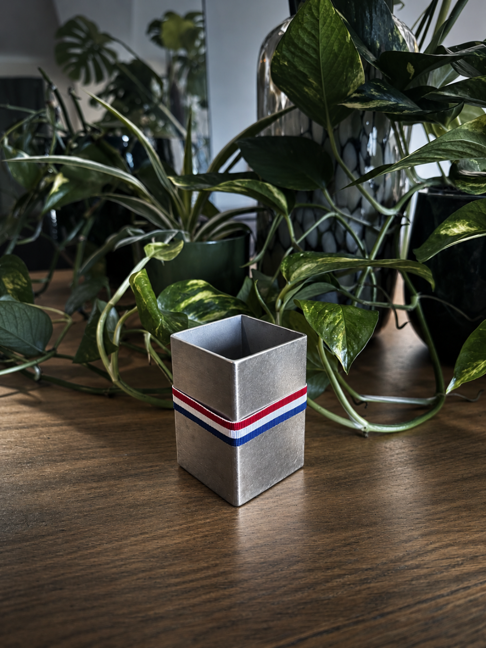 Verre ORION Atelier WELDOR avec ruban tricolore