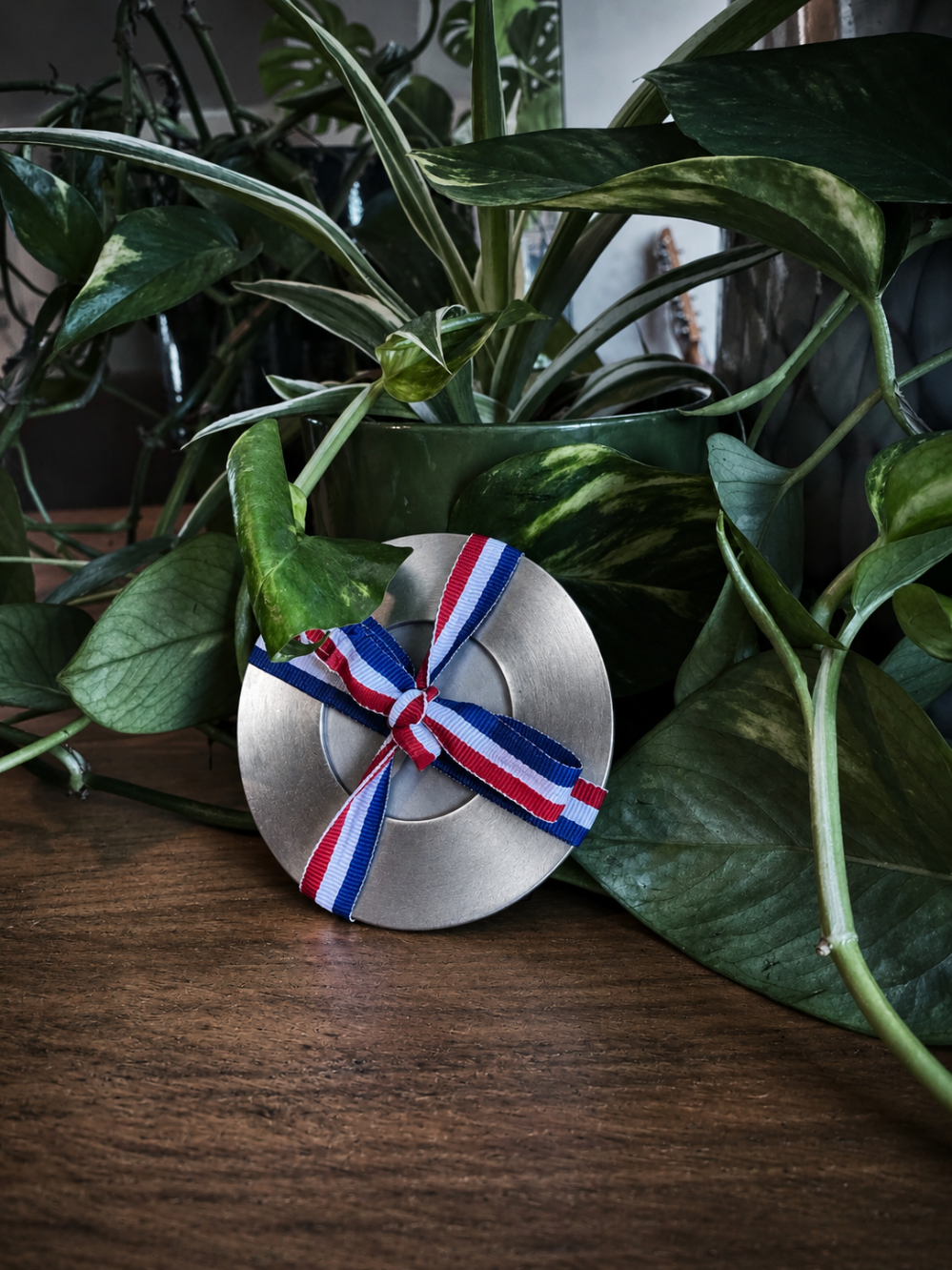 Sous-tasse SAIPH Atelier WELDOR avec ruban tricolore